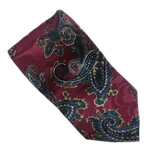 Editions By Van Heusen Tie Burgundy Blue Paisley 100% Polyester‎ Necktie